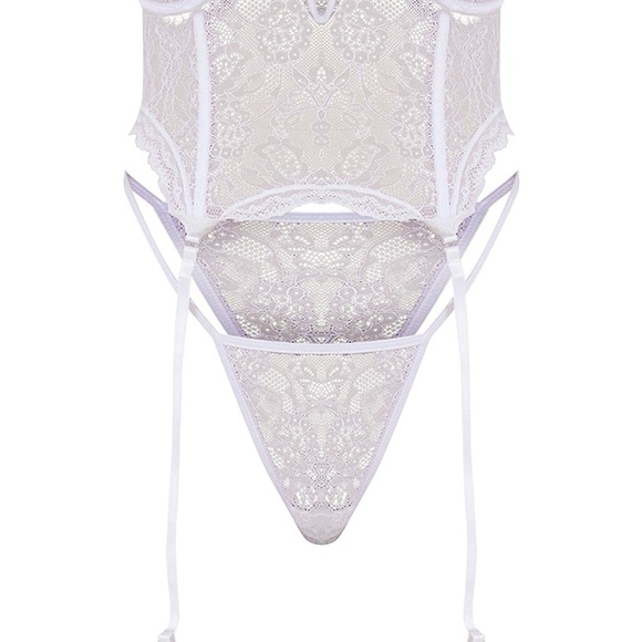 PLUS WHITE LACE FRILL UNDERWIRED CORSET LINGERIE SET - Picture 4 of 5